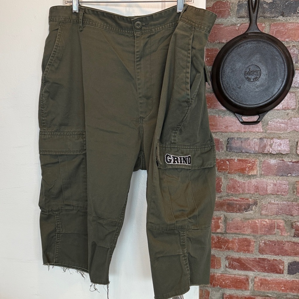 Men's Cargo Shorts - Olive Green